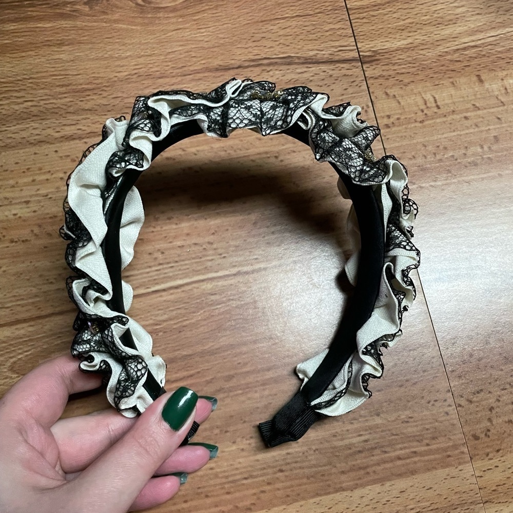 Lace Ruffle Embellished Headband - Picture 5 of 12